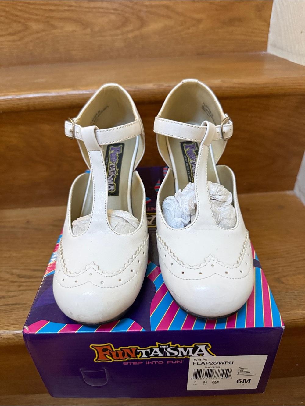 Size 6/EU 36 Funtasma white Flapper-26 pumps